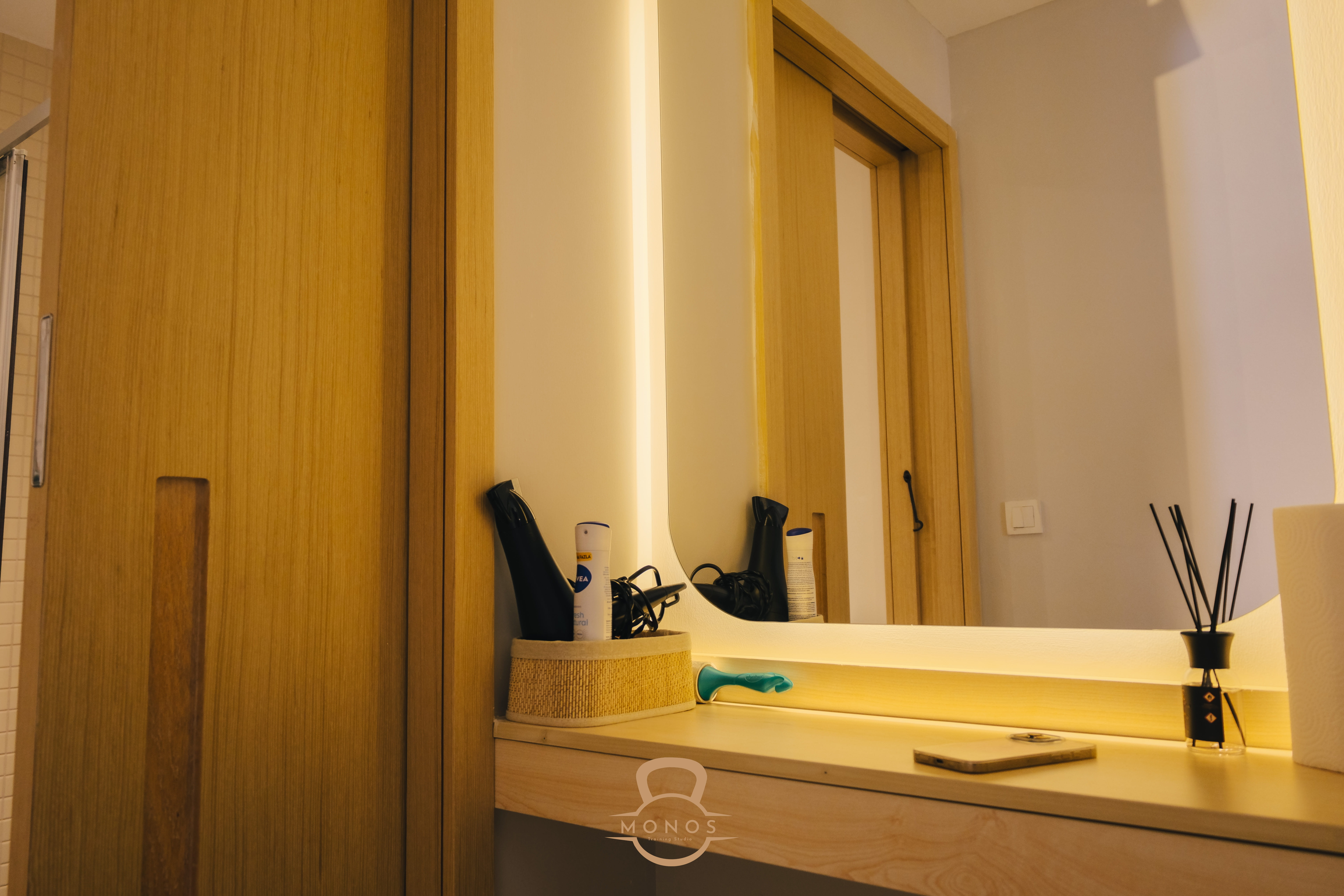 Monos Training Studio - Soyunma odası detayı